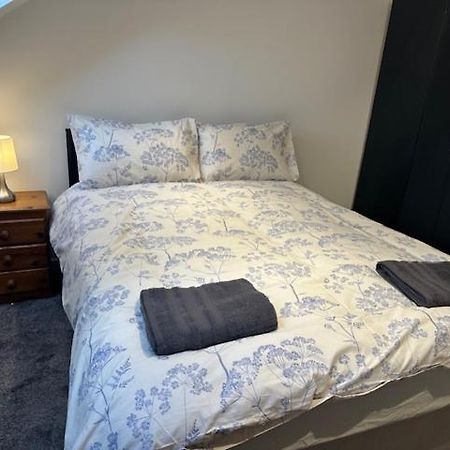 Luton Home Near Airport Private & Shared Bathroom Option Ngoại thất bức ảnh