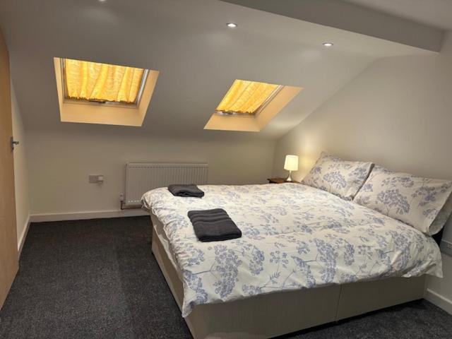 Luton Home Near Airport Private & Shared Bathroom Option Ngoại thất bức ảnh