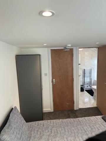 Luton Home Near Airport Private & Shared Bathroom Option Ngoại thất bức ảnh
